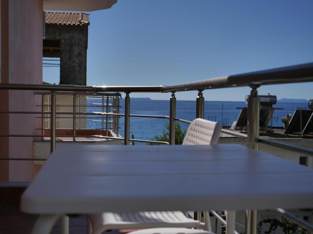 Himara Royal Hotel 외부 사진